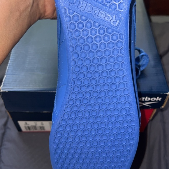 Reebok - Picture 2 of 2